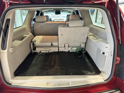 Used 2009 Chevrolet Suburban LTZ image 17