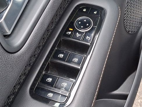 Used 2024 Nissan Ariya AWD image 24