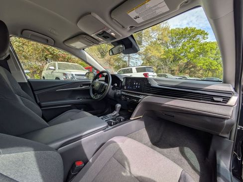 Used 2025 Toyota Camry LE FWD image 31