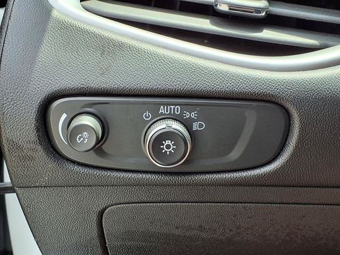 Used 2024 Chevrolet Malibu LT FWD image 13