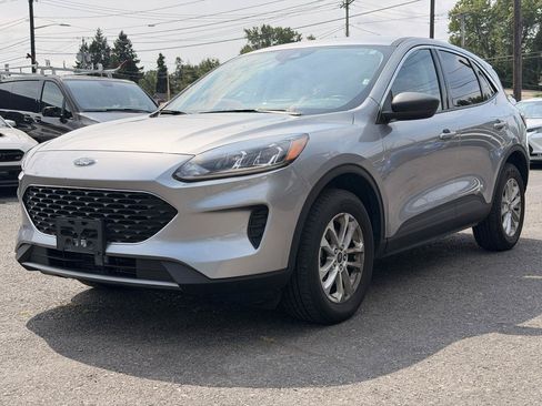 Used 2022 Ford Escape SE w/ Convenience Package AWD/4WD image 3