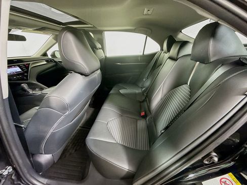 Certified 2019 Toyota Camry SE image 24