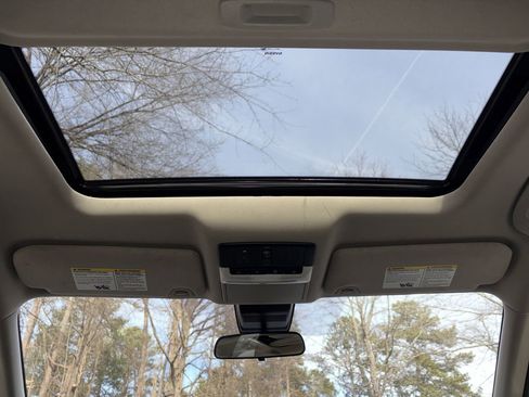 Used 2024 Nissan Altima 2.5 SV w/ SV Premium Package image 10