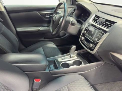 Used 2018 Nissan Altima 2.5 SV FWD image 12