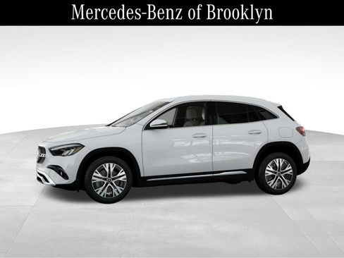 Certified 2025 Mercedes-Benz GLA 250 4MATIC image 36