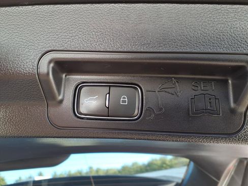 Used 2021 Ford Explorer Platinum w/ Equipment Group 601A image 12