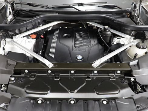 Used 2020 BMW X5 xDrive40i w/ M Sport Package image 24