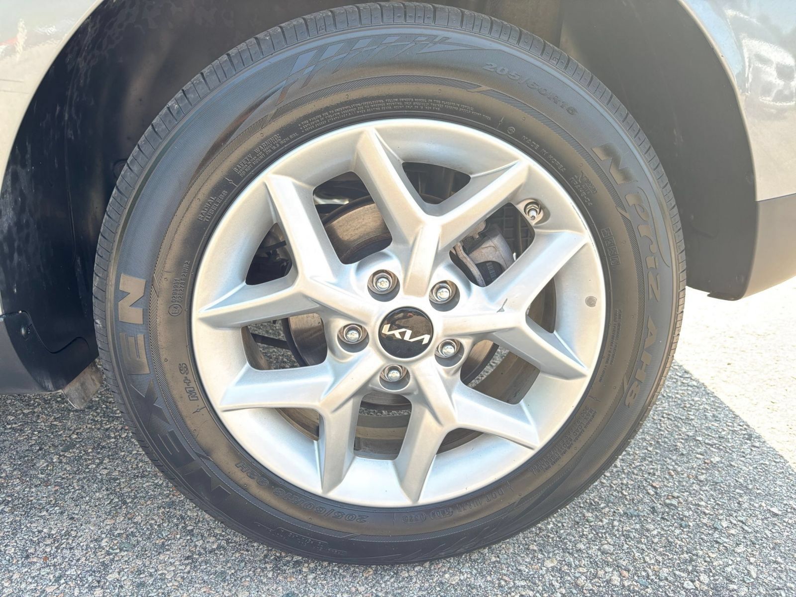Used 2025 Kia Soul LX w/ LX Technology Package FWD image 26