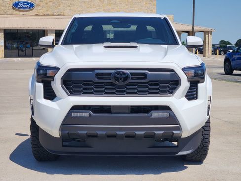 Used 2025 Toyota Tacoma TRD Sport AWD/4WD image 6