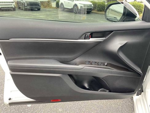 Used 2024 Toyota Camry SE image 27