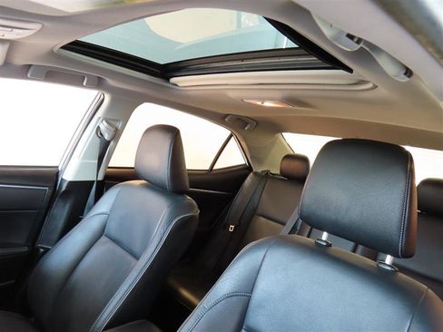 Used 2015 Toyota Corolla LE Premium image 19