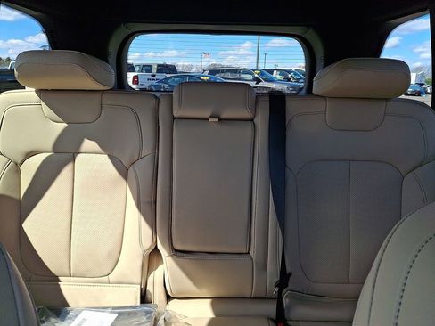 New 2026 Jeep Grand Cherokee Limited AWD/4WD image 14