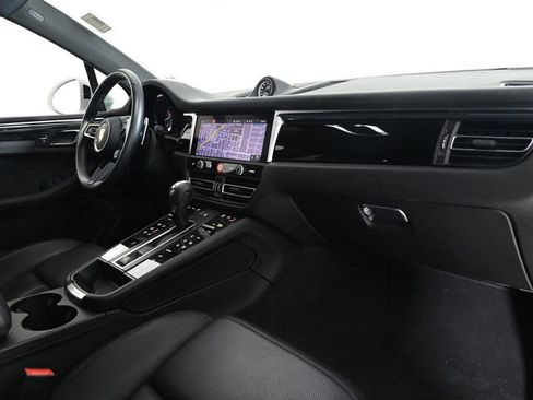Certified 2022 Porsche Macan S image 18