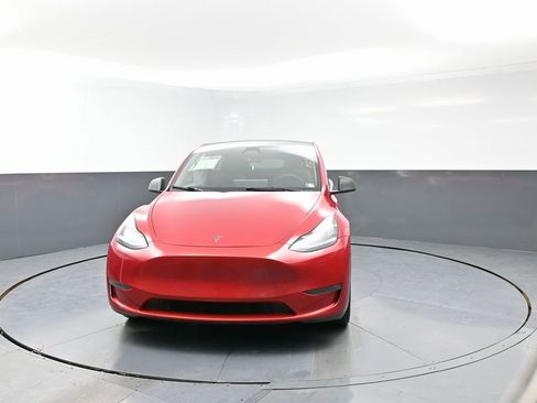 Used 2023 Tesla Model Y Long Range image 3