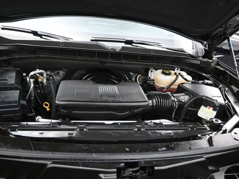 Used 2023 Chevrolet Suburban LT RWD image 17