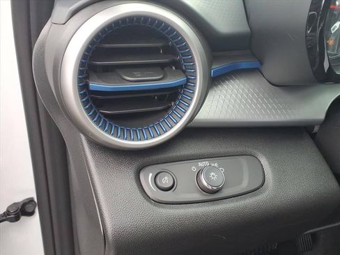 New 2026 Chevrolet Trax LS w/ LS Convenience Package FWD image 15