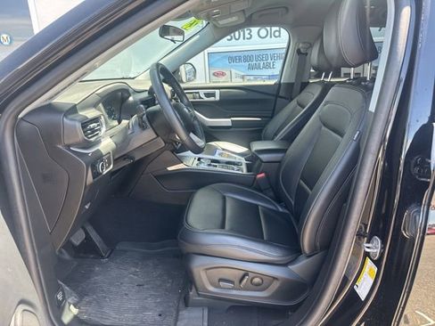 Used 2023 Ford Explorer XLT w/ Equipment Group 202A AWD/4WD image 8
