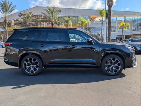 New 2026 Lexus TX 500h AWD image 4