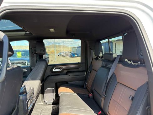 Used 2024 Chevrolet Silverado 3500 High Country w/ Technology Package AWD/4WD image 35