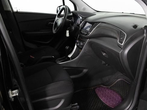 Used 2020 Chevrolet Trax LS w/ Tint and Cruise Package image 38