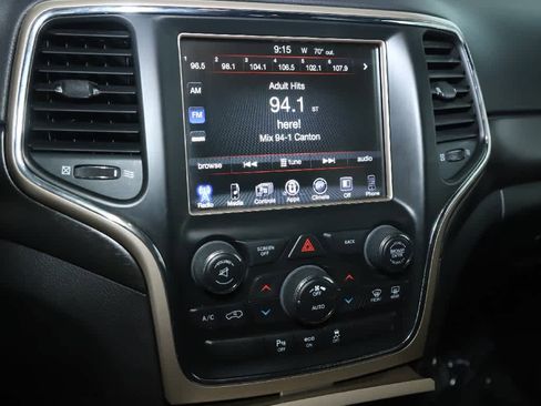 Used 2015 Jeep Grand Cherokee Laredo w/ Quick Order Package 23E AWD/4WD image 24