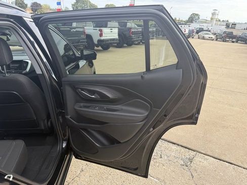 Used 2023 GMC Terrain SLE w/ Driver Convenience Package image 15