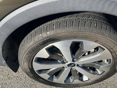 Used 2020 Kia Telluride EX w/ EX Premium Package AWD/4WD image 6
