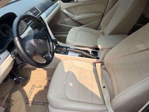 Used 2013 Volkswagen Passat 2.5 SE FWD image 34