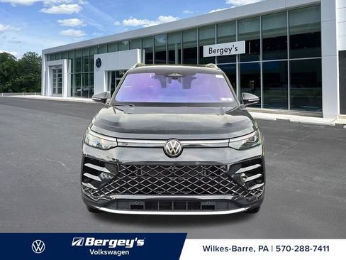 New 2026 Volkswagen Tiguan SEL R-Line AWD/4WD image 2