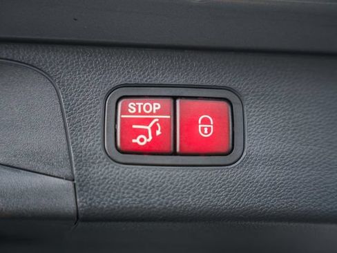 Used 2021 Mercedes-Benz GLC 300 4MATIC image 11