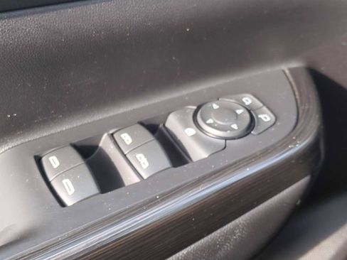 Used 2023 GMC Acadia SLT image 23