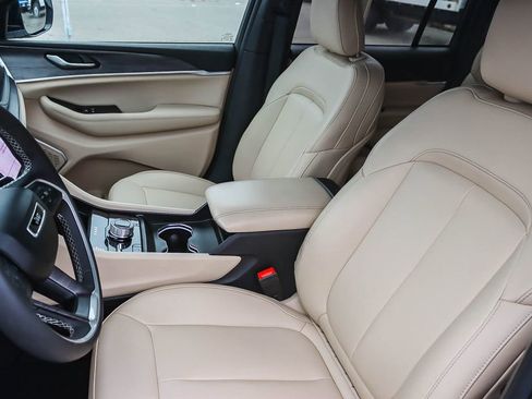 Used 2023 Jeep Grand Cherokee 4WD 4xe image 43