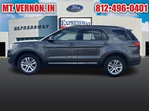 Used 2018 Ford Explorer XLT w/ Equipment Group 202A AWD/4WD image 6
