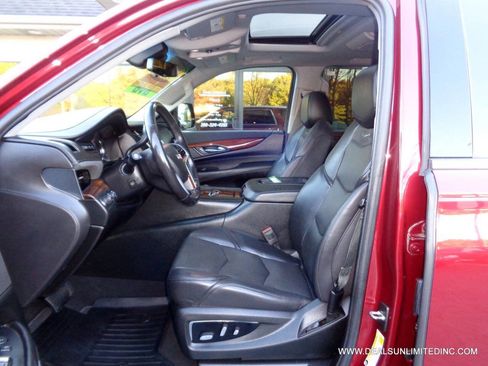 Used 2018 Cadillac Escalade Premium Luxury image 9