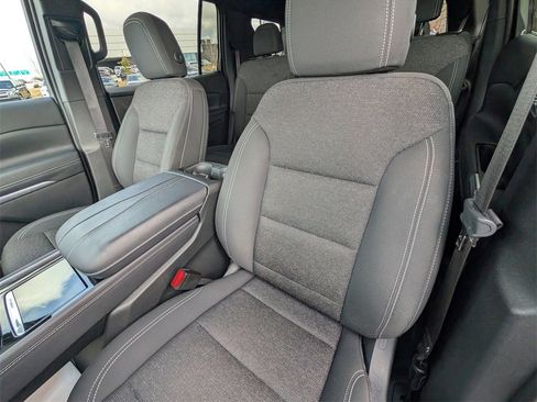 Used 2024 Chevrolet Traverse LT image 21