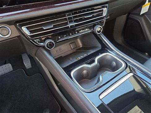 New 2026 Chevrolet Traverse Z71 w/ Driver Confidence Package image 11