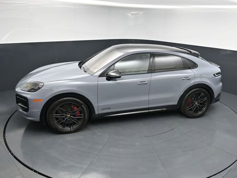 Used 2025 Porsche Cayenne GTS AWD/4WD image 13