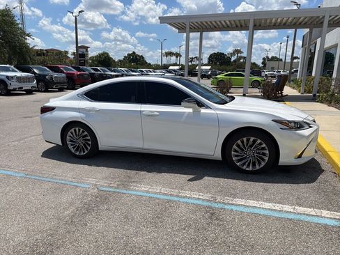 Used 2024 Lexus ES 350 w/ Technology Package FWD image 5