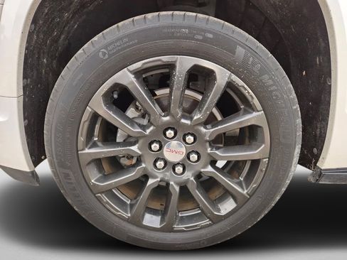 Used 2020 GMC Acadia Denali w/ LPO, 'HIT The Road' Package image 36