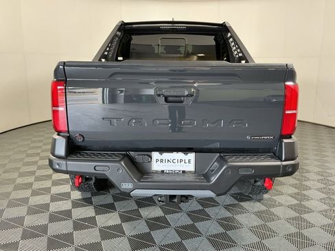 Used 2025 Toyota Tacoma Trailhunter AWD/4WD image 6