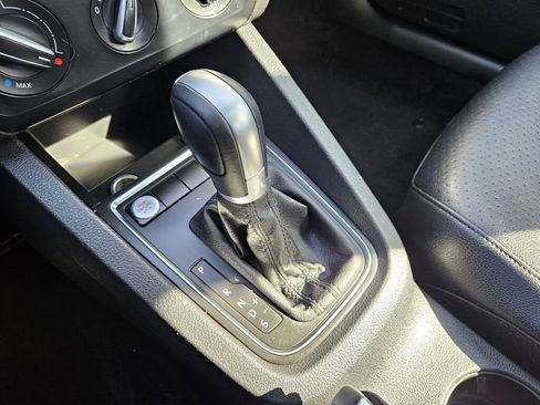 Used 2015 Volkswagen Jetta SE image 23