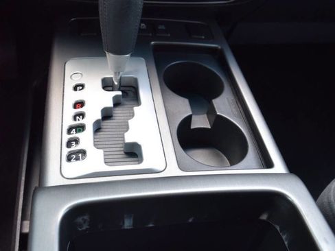 Used 2014 Nissan Armada SV image 30