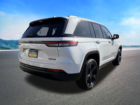 Certified 2023 Jeep Grand Cherokee Limited w/ Luxury Tech Group II RWD image 10