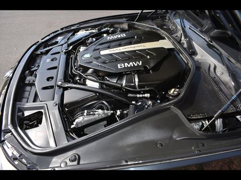 Used 2016 BMW 550i Sedan image 43