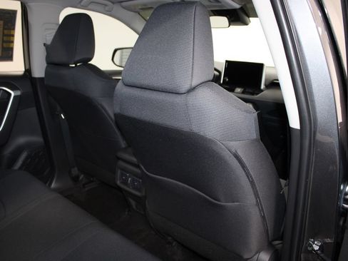 Used 2025 Toyota RAV4 LE AWD/4WD image 27