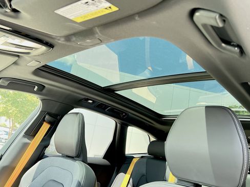 New 2026 Volvo XC60 T8 Polestar image 24