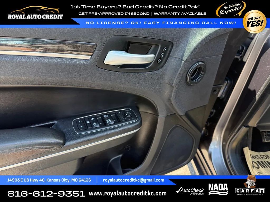 Used 2017 Chrysler 300 C w/ Safetytec Plus Group AWD/4WD image 10