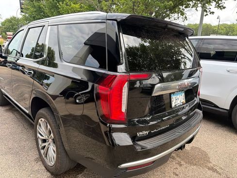 Used 2021 GMC Yukon Denali w/ Denali Premium Package AWD/4WD image 4