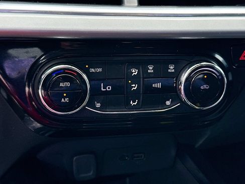 Certified 2024 Chevrolet Trax LT w/ LT Convenience Package FWD image 15