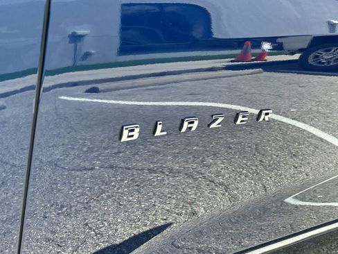 Used 2022 Chevrolet Blazer Premier FWD image 15